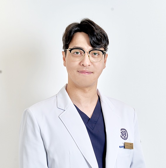 어금니 상실로 인한 임플란트... 핵심은 정확한 식립