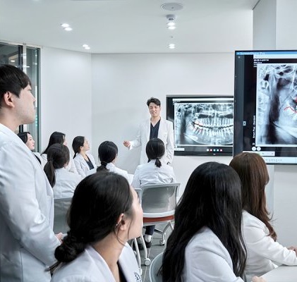임플란트 수술 앞서…잇몸뼈 소실 체크해야 [건강 올레길]