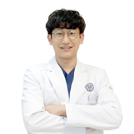 신중한 접근이 중요한 매복 사랑니 발치 [김현중 원장 칼럼]