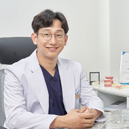 충치 단계별 치료 방법, 자연치아 살리기 [김현중 원장 칼럼]