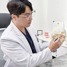 고령·전신질환자도 문제없다 '네비게이션 임플란트'