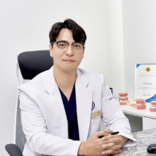 [건강프라임_칼럼] 만 65세 이상의 임플란트, 건강보험 적용 가능해...주의점은?