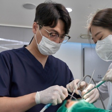 틀니 적응 힘든 경우, '임플란트'가 대안될 수 있어 [고상훈 원장 칼럼]