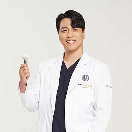 디지털 네비게이션 임플란트로 부작용 걱정↓