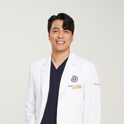 '임플란트 수술 핵심…맞춤진료, 정품재료, 사후관리