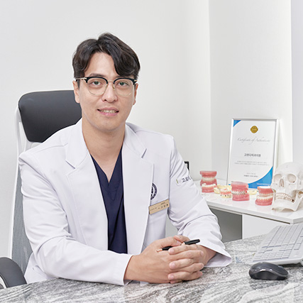 노인 임플란트 핵심은 개인맞춤 치료