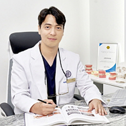 '정확해야 안전' 네비게이션 임플란트 선택 이유