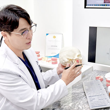 '뼈이식 임플란트, 필요한 상황은?