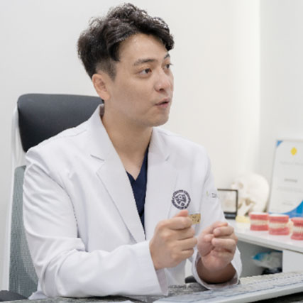 '임플란트 재수술 피하려면 사후 관리 필수