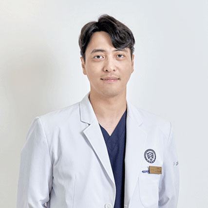 어금니 임플란트, 기능 회복을 위한 정확한 치료 중요