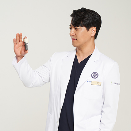 30대 임플란트 환자 급증, 구강 건강 관리의 중요성