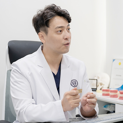 잇몸뼈 없이 임플란트 가능할까...알아야 할 체크포인트는?