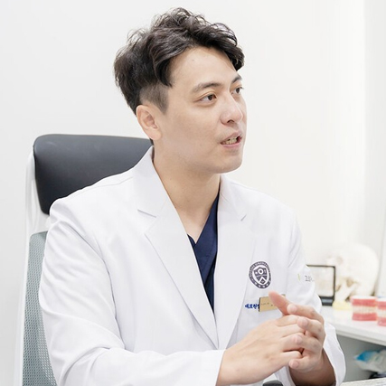 내비게이션 임플란트, 통증과 출혈 줄인 스마트한 과정 주목