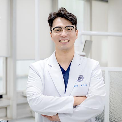'어금니 깨짐' 방치는 금물, 정밀 임플란트 고려
