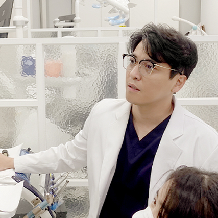 [기고문] 임플란트 성공률 높이려면, 잇몸뼈이식 선행 여부가 관건
