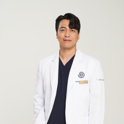 임플란트 수술과정, 고령·만성질환자일수록 더 꼼꼼해야