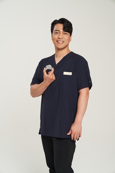 잇몸뼈이식 필요한 이유… 치조골 상태가 임플란트 고정력 좌우