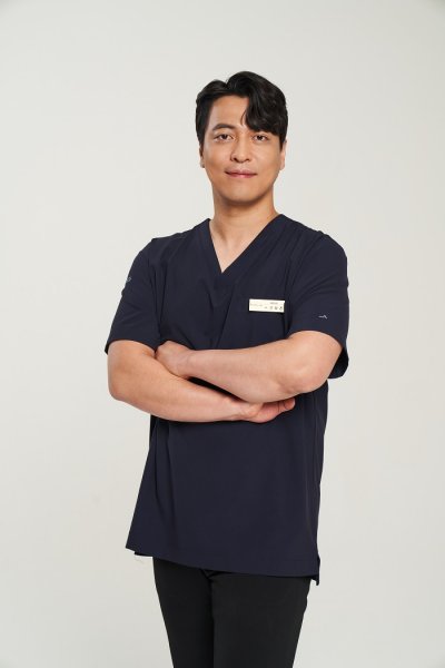 '무치악 환자, 임플란트 전 잇몸뼈 흡수.전신질환 꼼꼼히 따져야