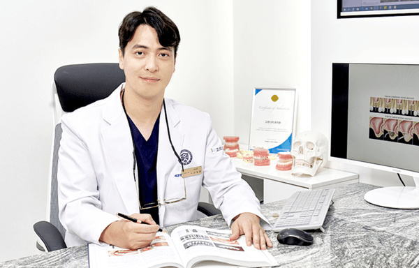[건강 365] 최소 절개로 진행하는 전체임플란트, 회복 부담 완화 도움