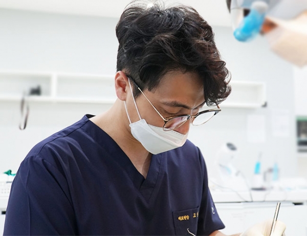 [건강칼럼] 컴퓨터 분석 '네비게이션 임플란트'… 무절개로 치료기간 단축