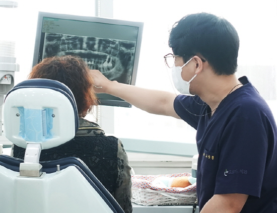 네비게이션 임플란트, 정확도 높은 식립으로 출혈·통증 줄여