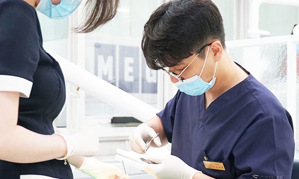 임플란트 진행, 뼈이식 필요한 상황이라면